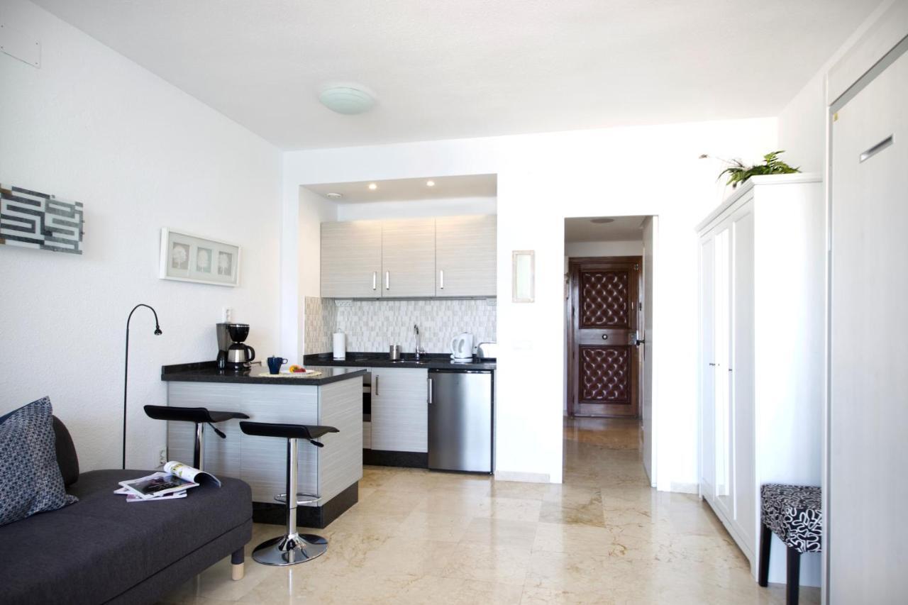 Sea Front Studio With Spacious Balcony Santa Clara Torremolinos Exteriör bild